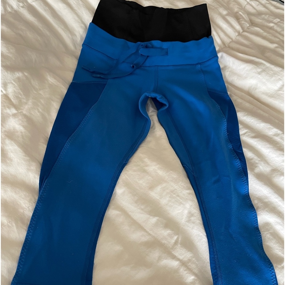 Lululemon Size 2 XS Blue Cropped Knee Length Leggings
